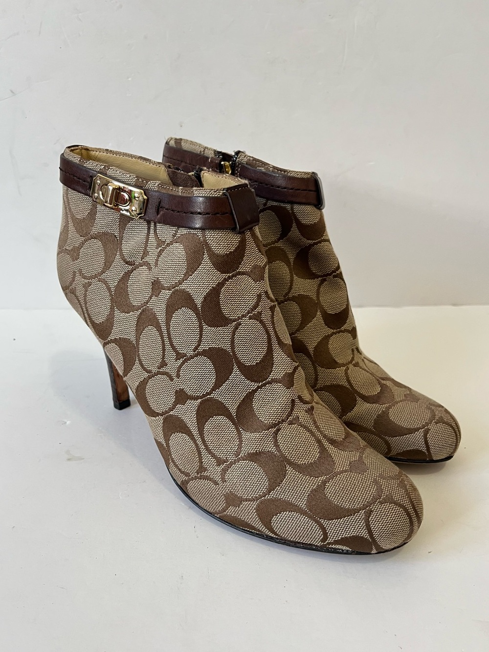 Coach Bennett Beige Brown Signature Canvas Ankle Booties heel size 9B - Picture 2 of 10